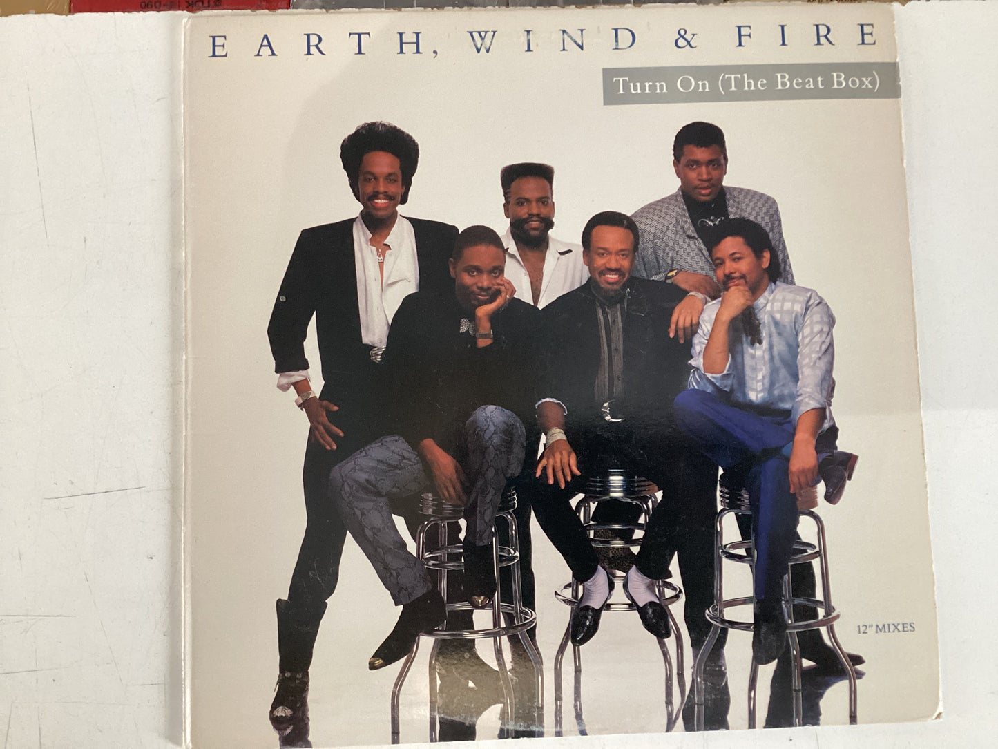 EARTH WIND & FIRE = TURN ON (THE BEAT BOX) (USA 1988) (USED)