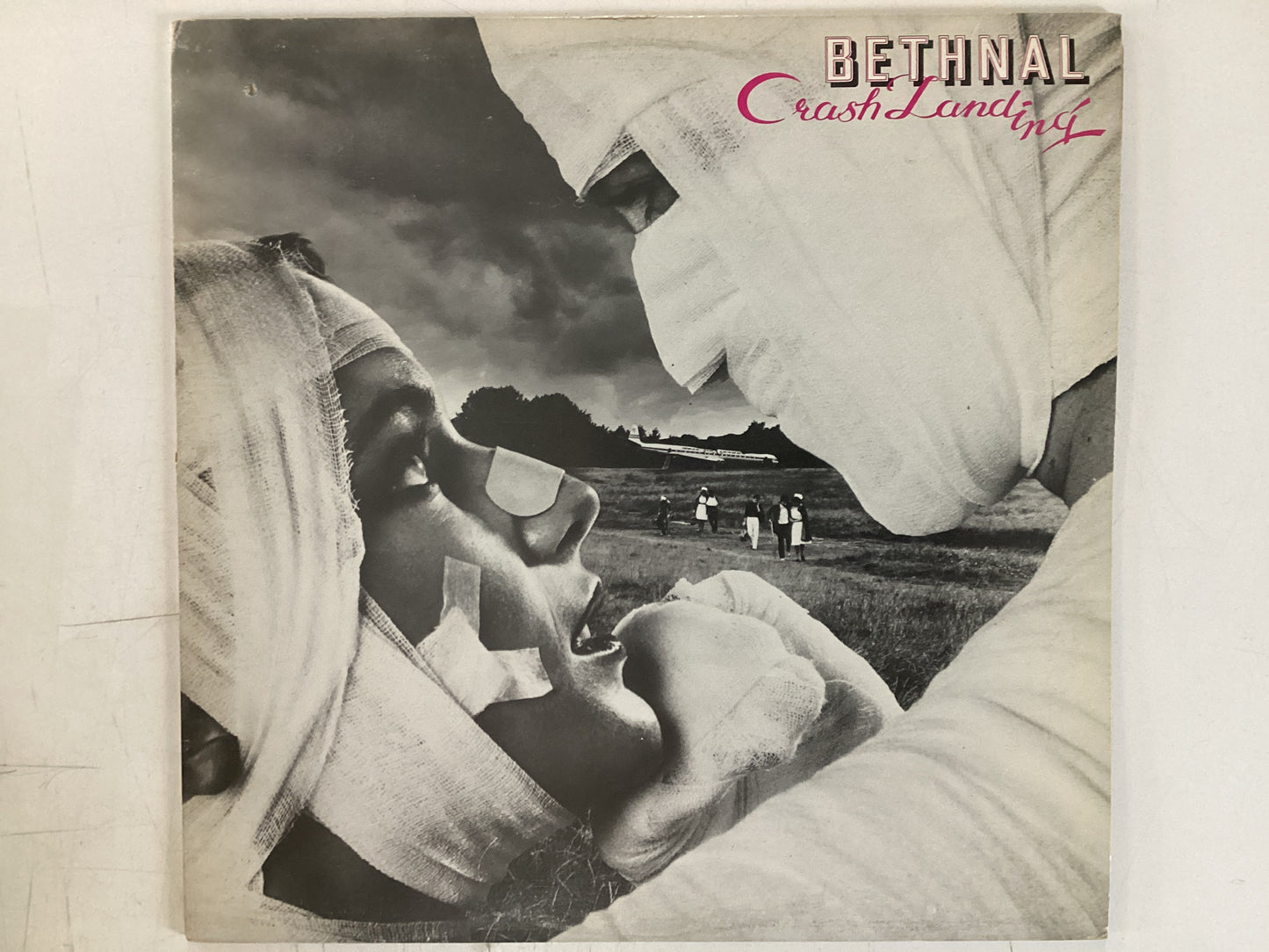 BETHNAL= CRASH LANDING (CDA 1978) (USED)