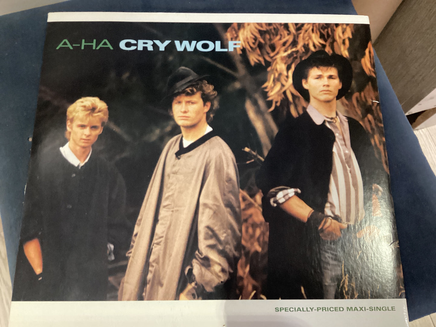 A-HA = CRY WOLF (12 IN.) (CDA 1986) (USED)