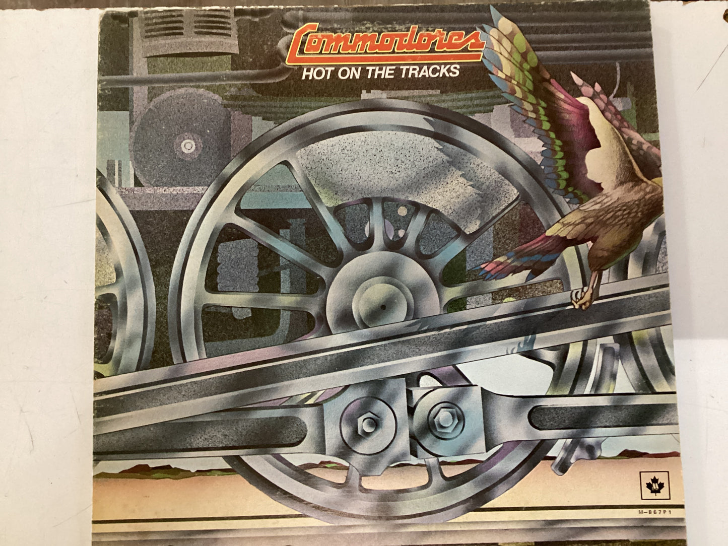 COMMODORES = HOT ON THE TRACKS (CDA 1976) (USED)