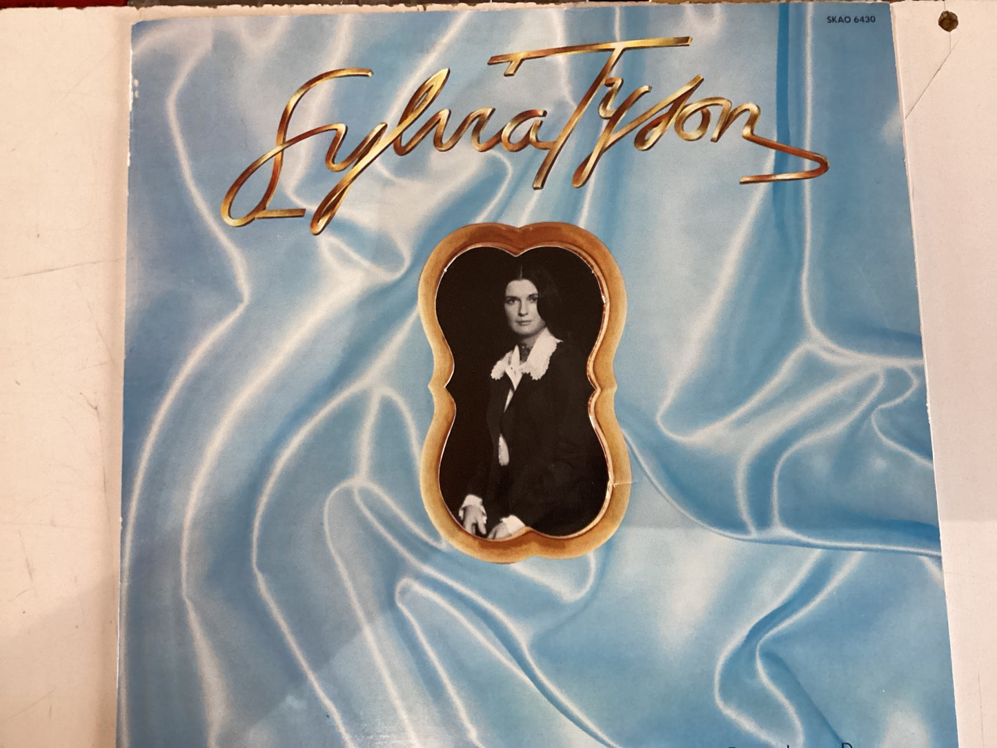 TYSON, SYLVIA = WOMAN’S WORLD (CDA 1975) (USED)