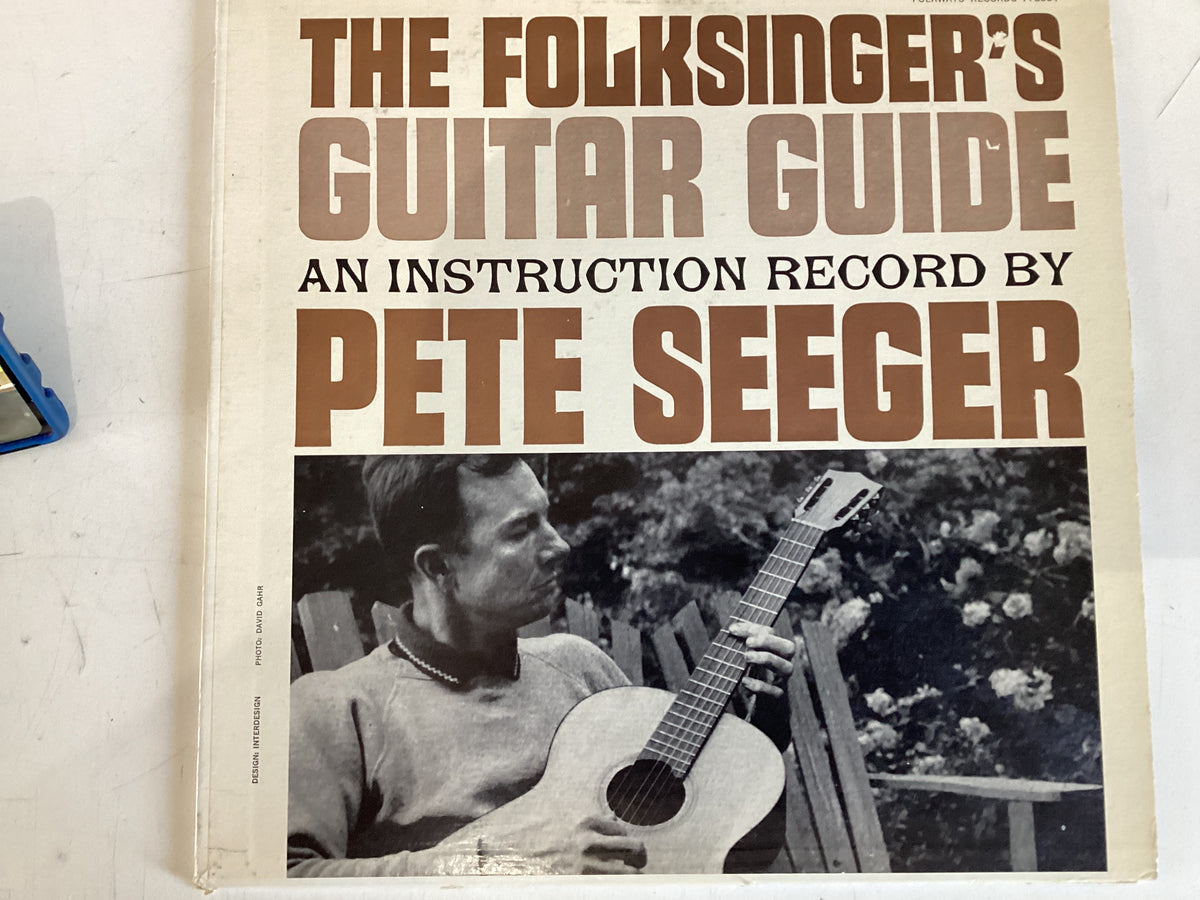 SEEGER, PETE = THE FOLKSINGER’S GUITAR GUIDE (USA 1960S) (USED)