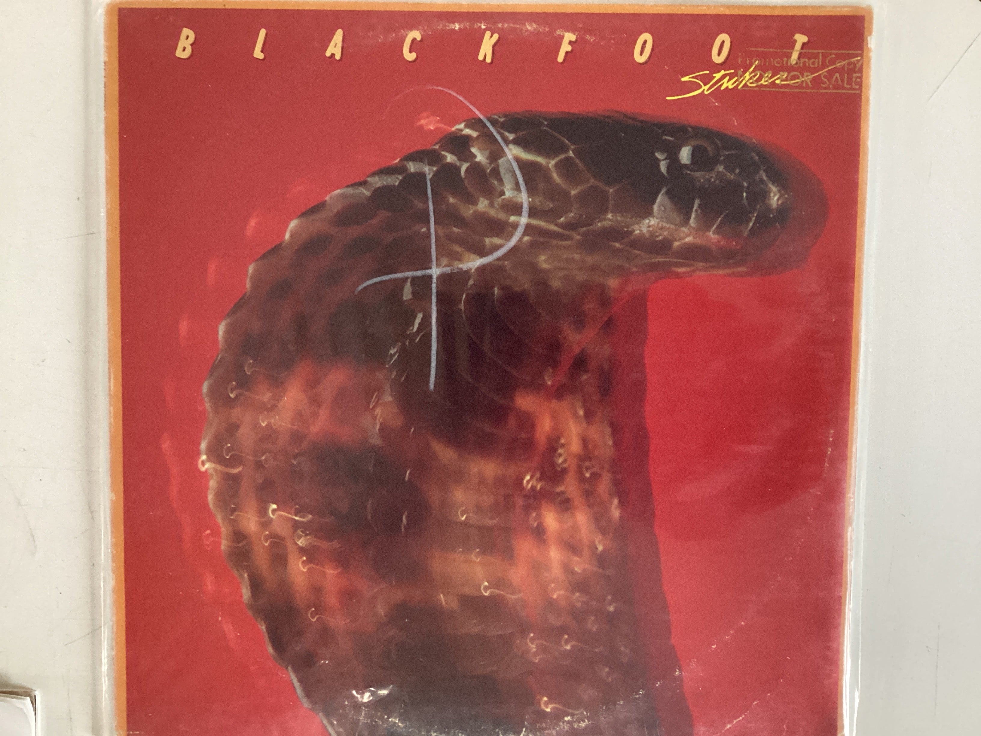 BLACKFOOT = STRIKES (USA 1979) (USED)