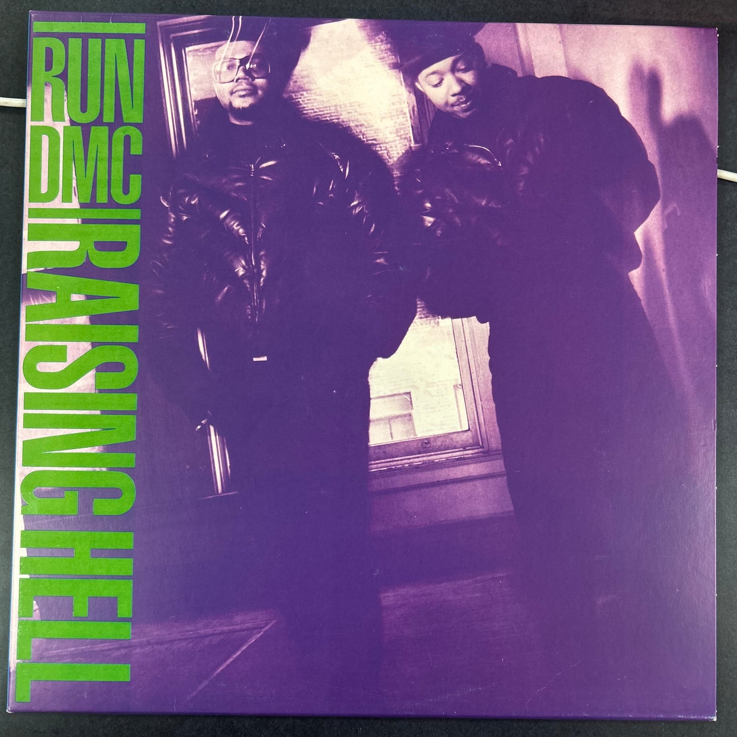 RUN DMC = RAISING HELL (VINYL ME PLEASE) (US 2019) (USED)