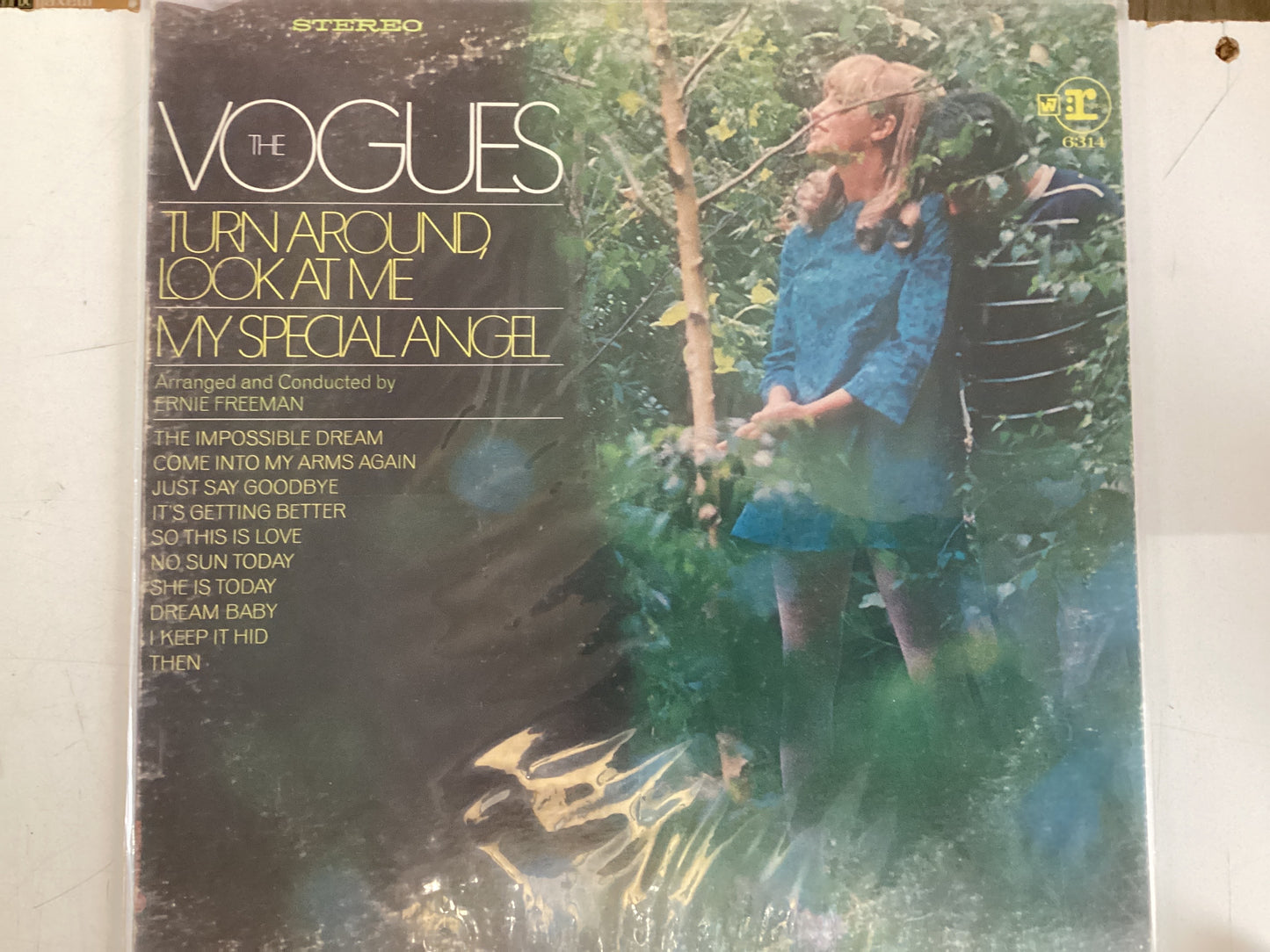 THE VOGUES = TURN AROUND, LOOK AT ME (CDA 1968) (USED)