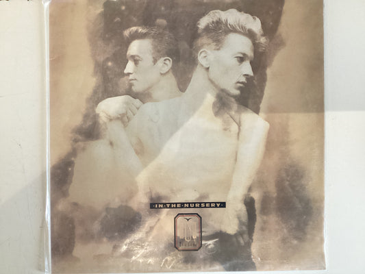 IN THE NURSERY = TWINS (UK 1986) (USED)