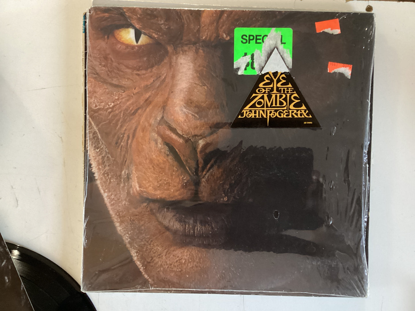 FOGERTY, JOHN = EYE OF THE ZOMBIE (CDA 1986) (USED)