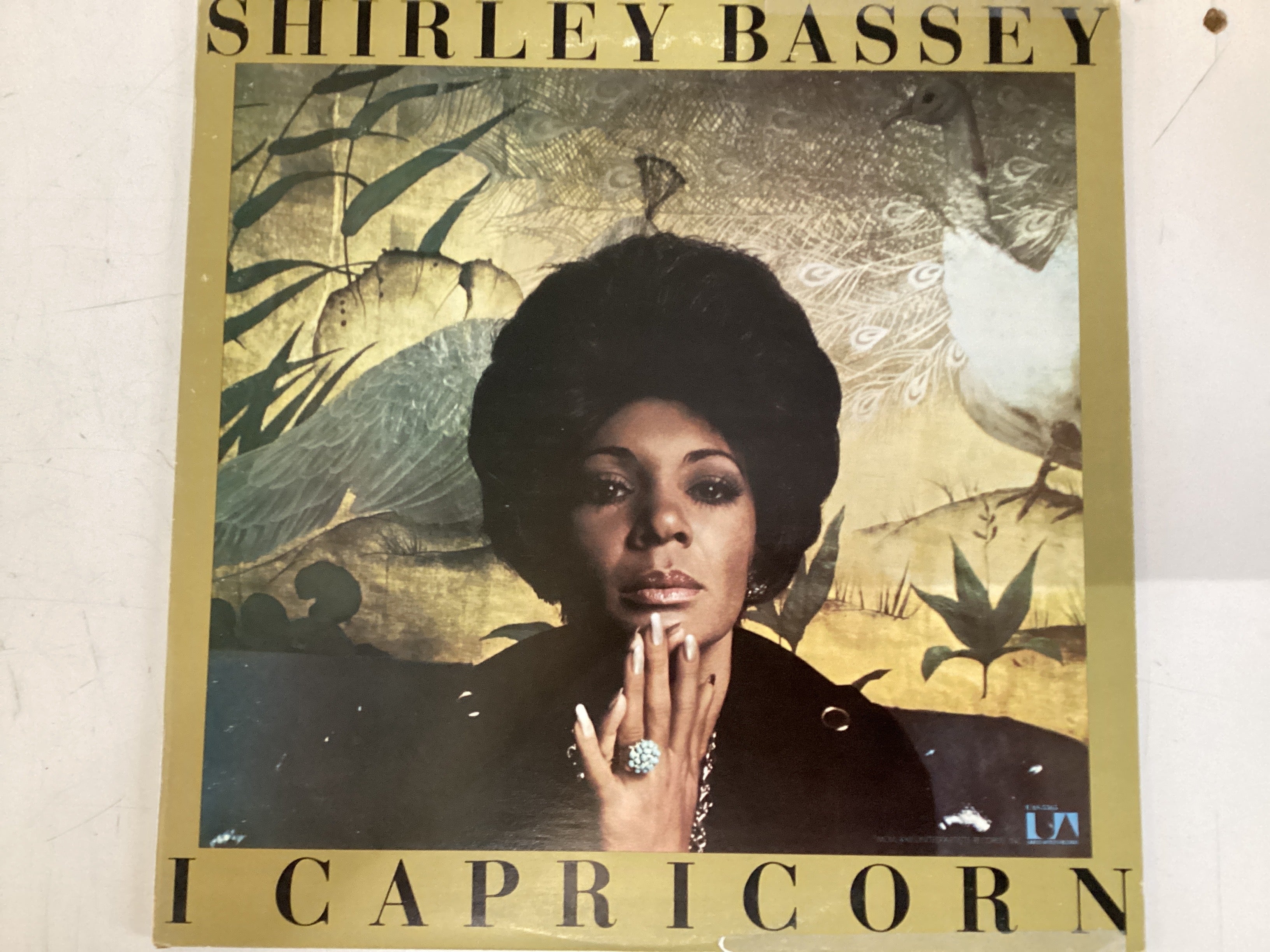 BASSEY, SHIRLEY = CAPRICORN (USA 1975) (USED)