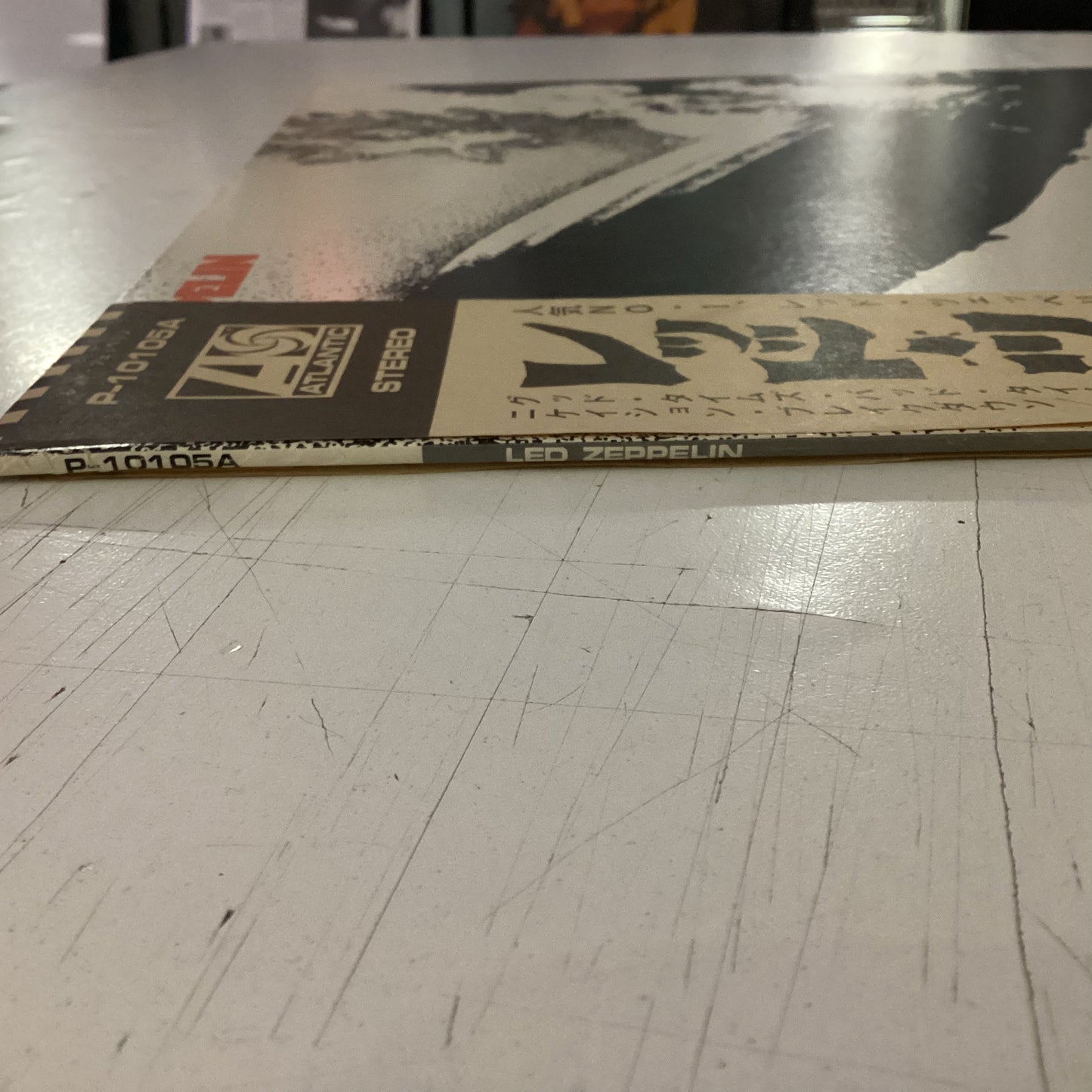 LED ZEPPELIN = LED ZEPPELIN (JAPAN 1976) (USED)