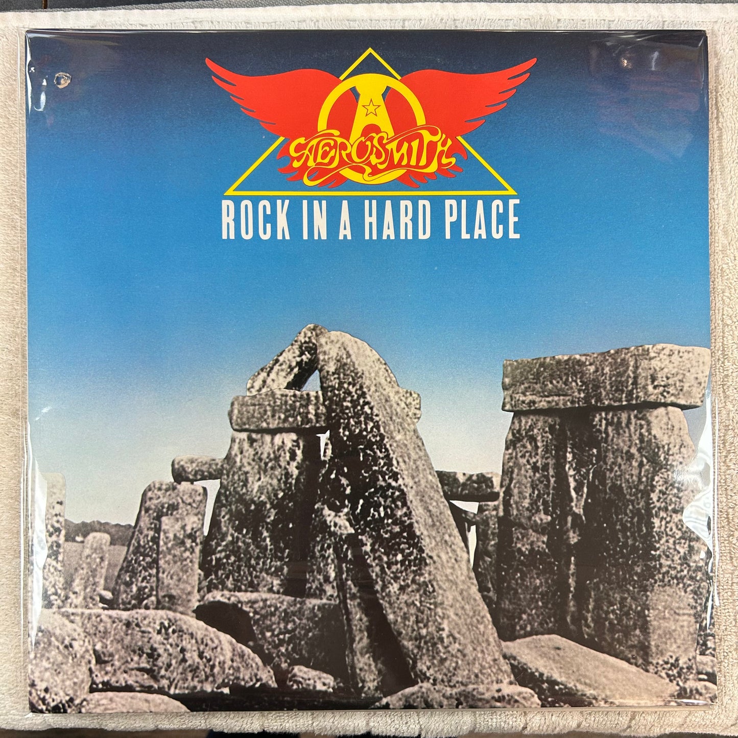 AEROSMITH = ROCK IN A HARD PLACE (CDN 1982) (USED)
