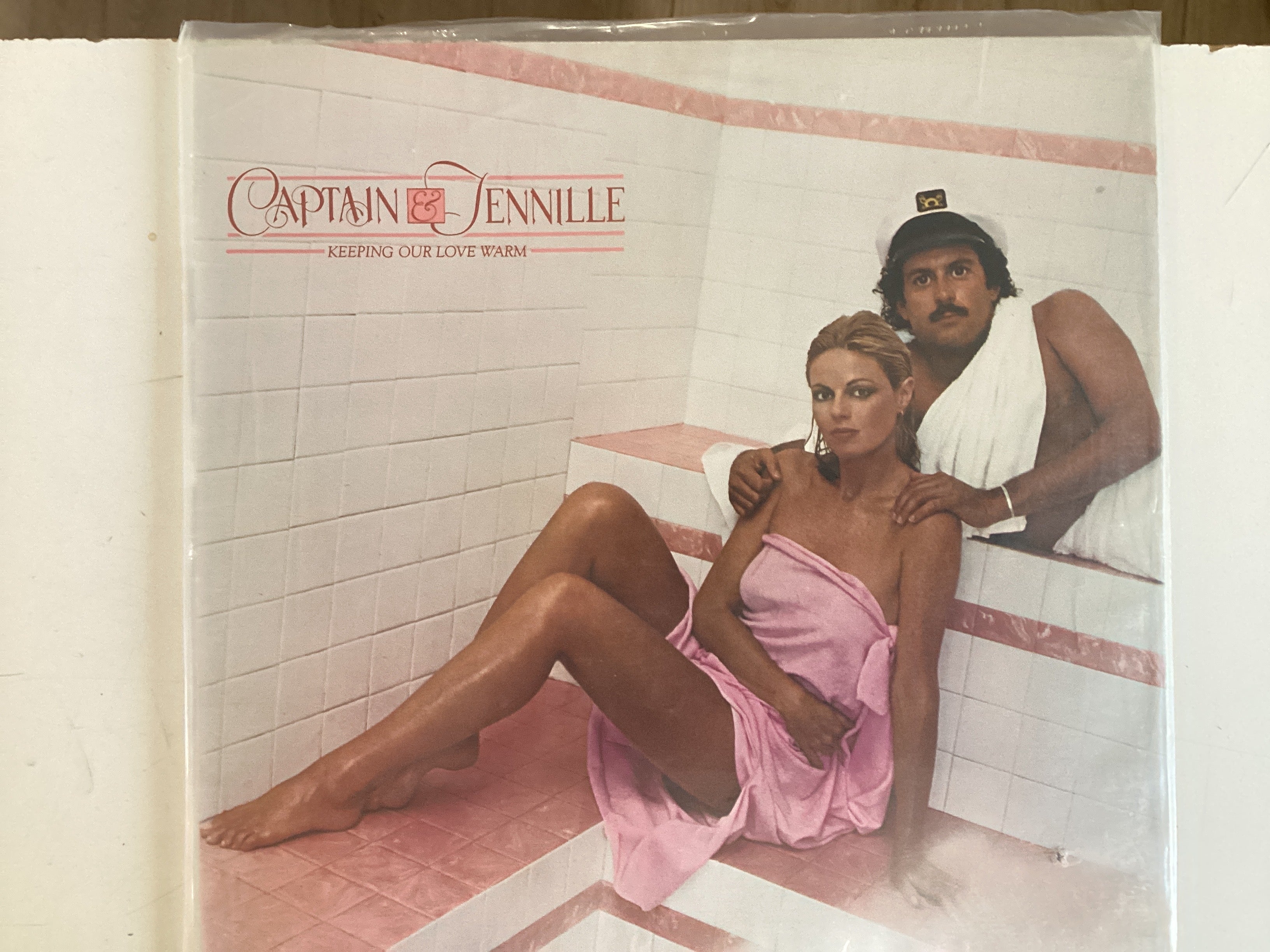CAPTAIN & TENNILLE = KEEPING OUR OVE WARM (CDA 1980) (USED)