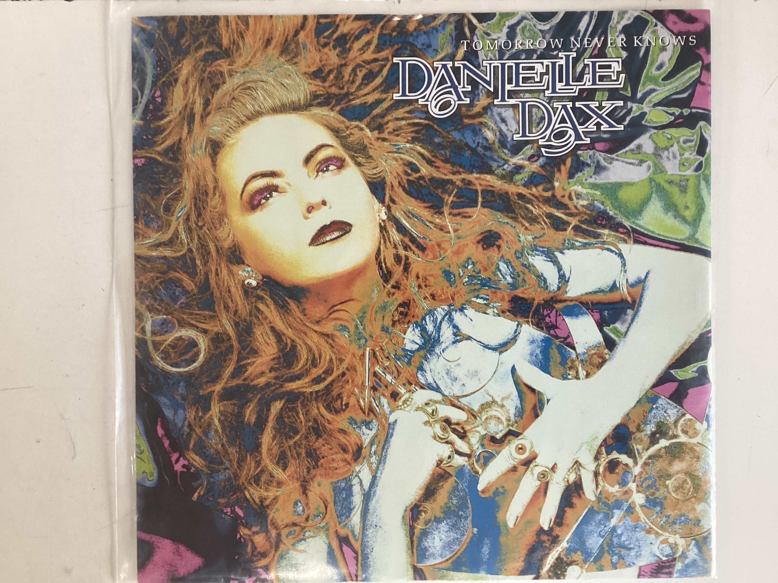 DAX, DANIELLE = TOMORROW NEVER KNOWS (USA 1990) (USED)