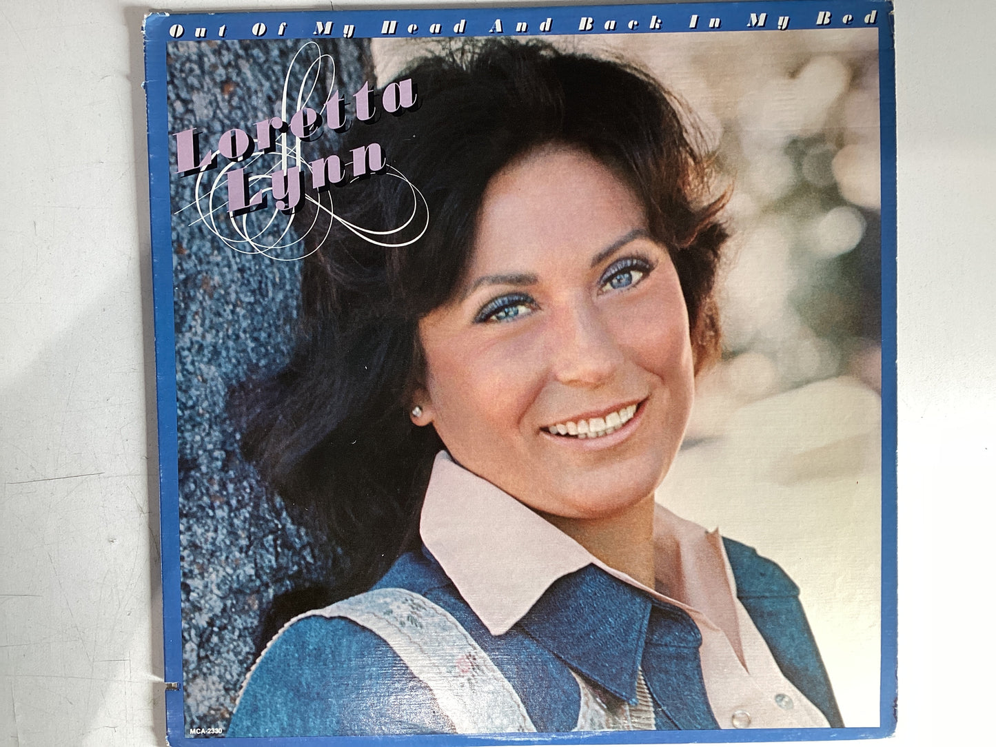 LYNN, LORETTA = OUT OF MY HEAD AND BACK IN MY BED (USA 1978) (USED)