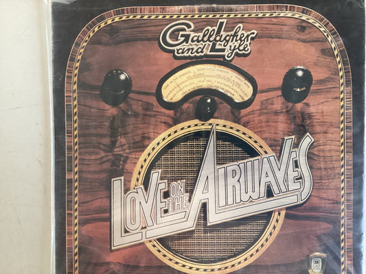 GALLAGHER & LYLE = LOVE ON THE AIRWAYS (CDA 1977) (USED)