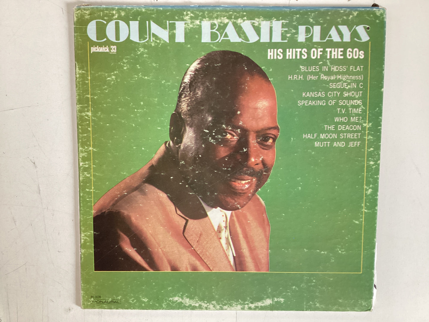 COUNT BASIE = PLAYS HITS FROM THE 60S (USA 1966) (USED)