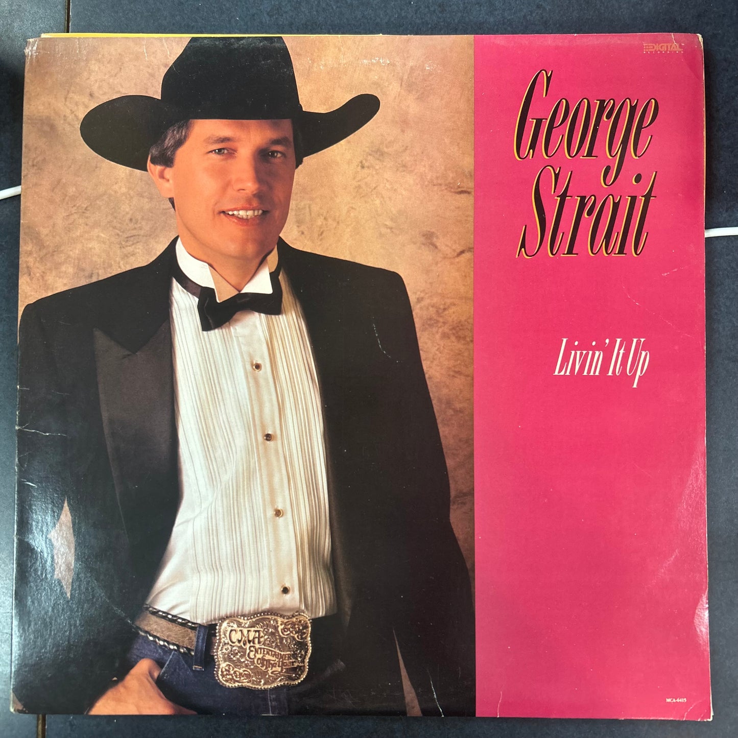 STRAIT, GEORGE = LIVIN' IT UP (US 1990 CLUB) (USED)