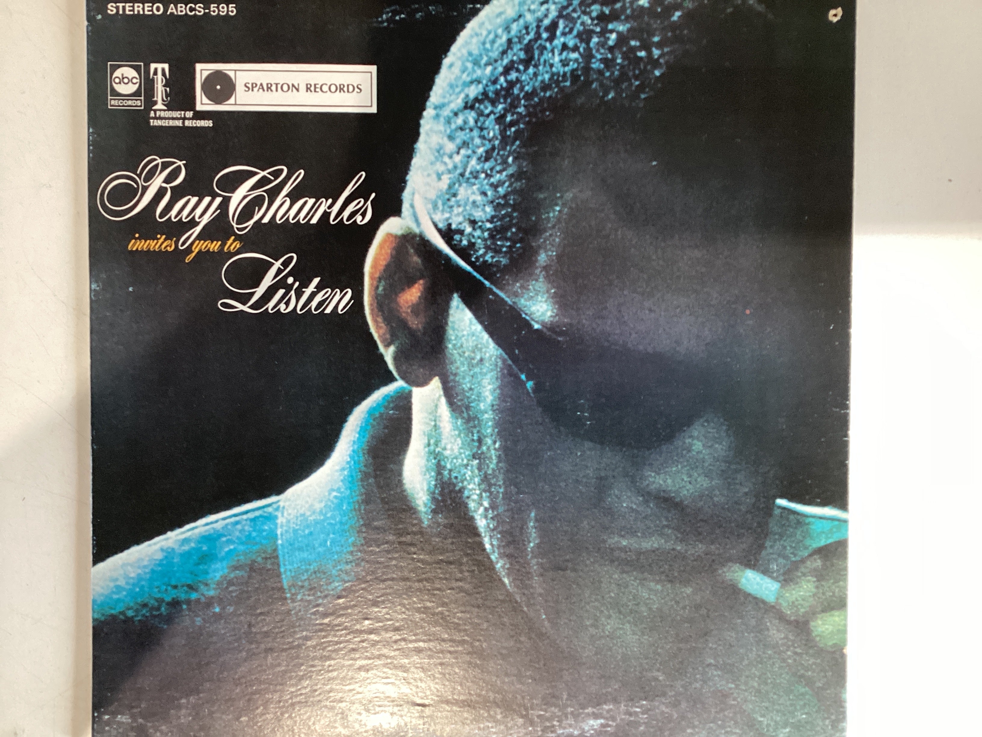 CHARLES, RAY = INVITES YOU TO LISTEN (USA 1967) (USED)