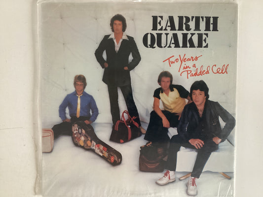 EARTH QUAKE = TWO YEARS IN A PADDED CELL (USA 1979) (USED)