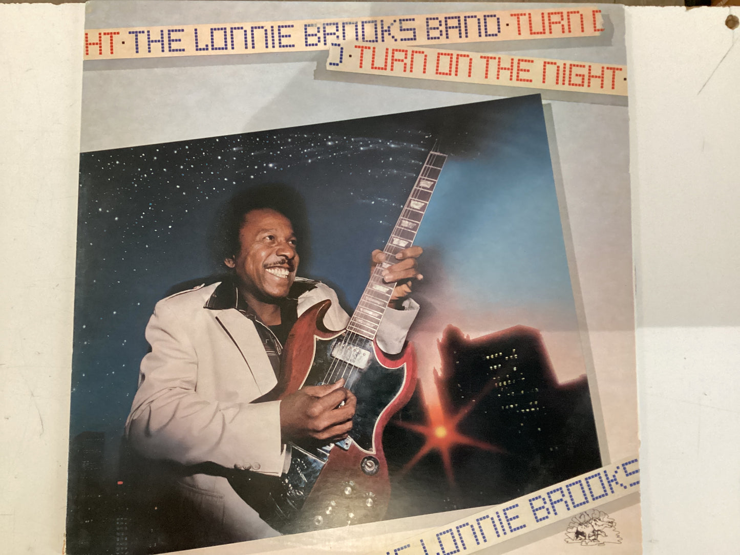 THE LONNIE BROOKS BAND = TURN ON THE NIGHT (USA 1981) (USED)