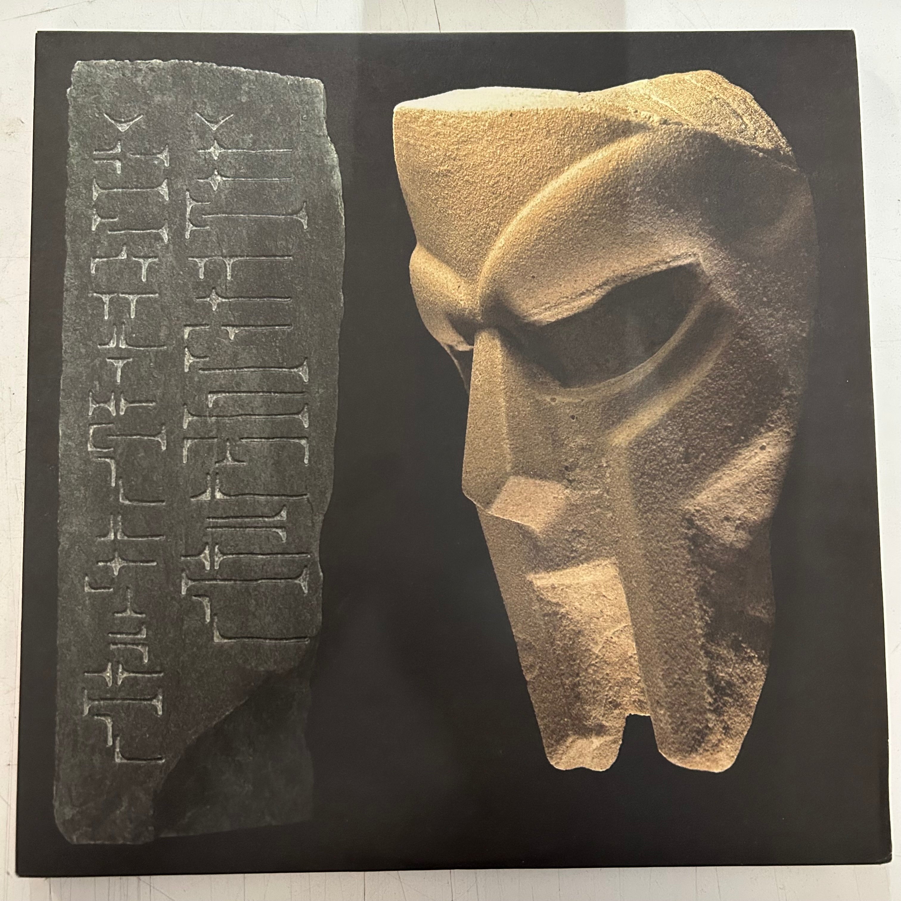 MF DOOM = BORN LIKE THIS [VINYL ME PLEASE] (180G/2LP/GOLD) (USA 2018) (USED)