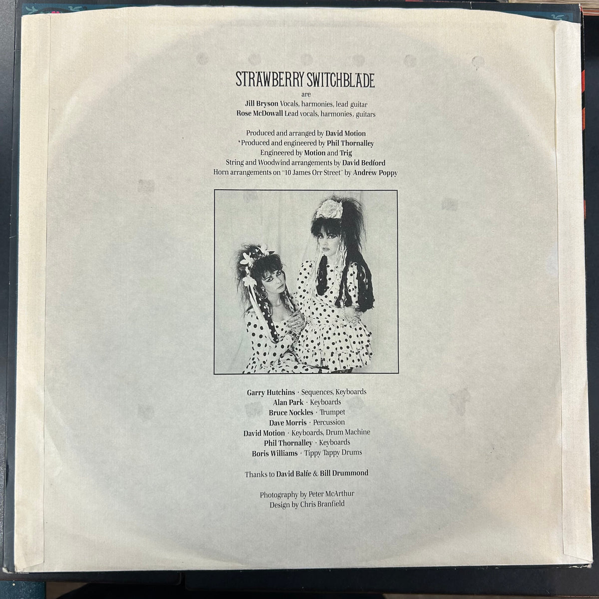 STRAWBERRY SWITCHBLADE = STRAWBERRY SWITCHBLADE [LP + 7 IN.] (GERMANY 1985) (USED)
