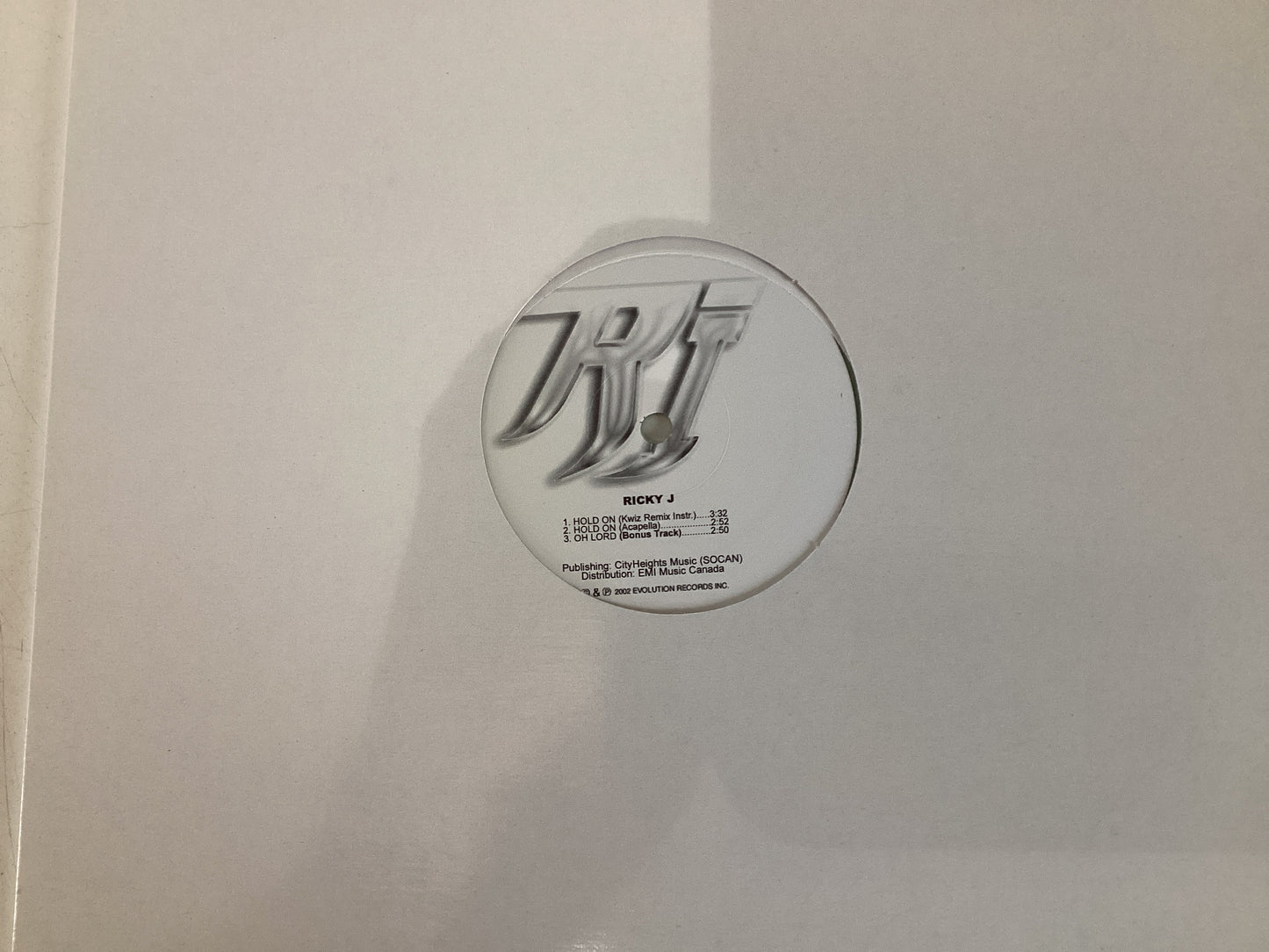 RICKY J = HOLD ON (CDA 2002) (USED)