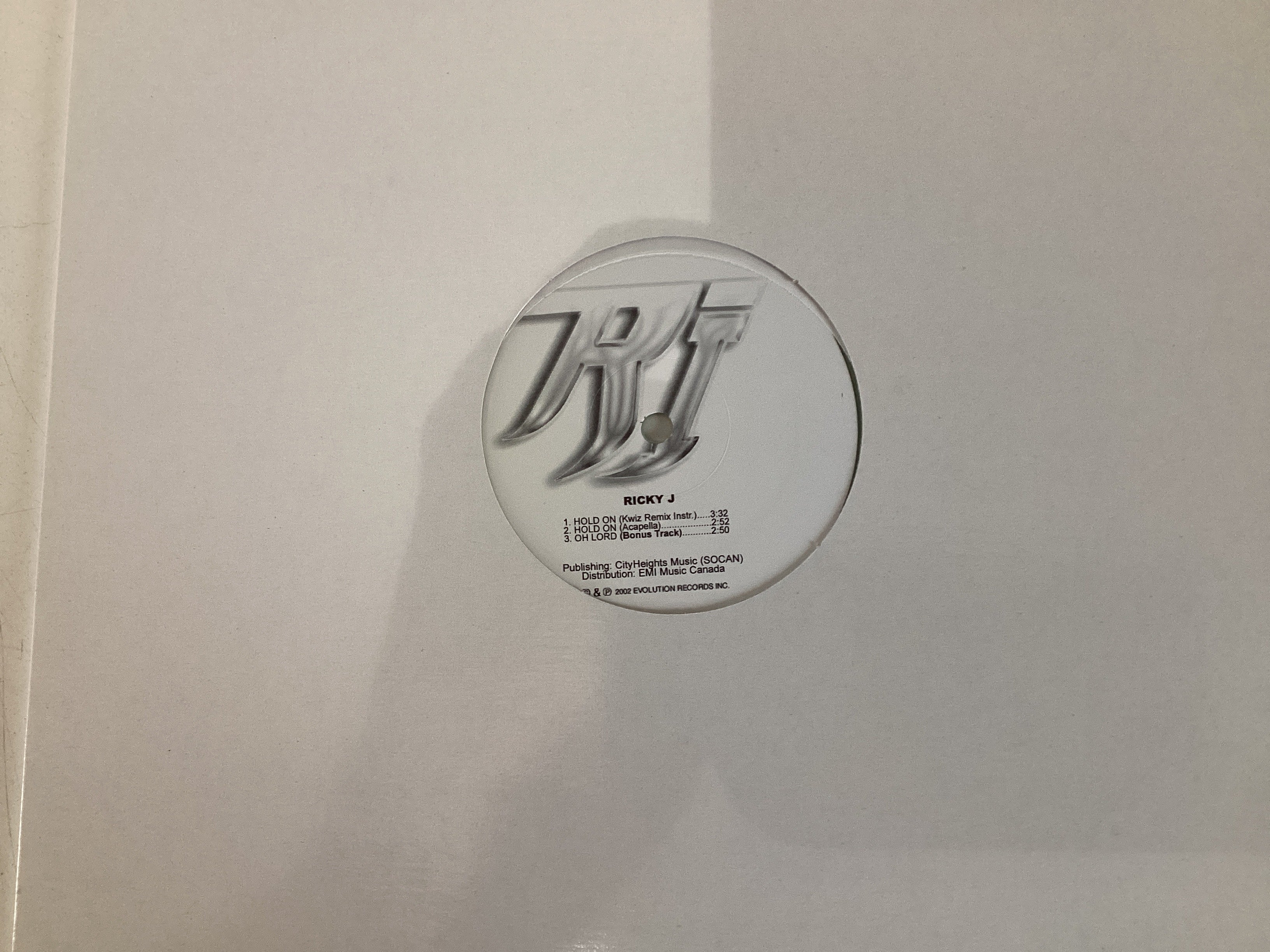 RICKY J = HOLD ON (CDA 2002) (USED)