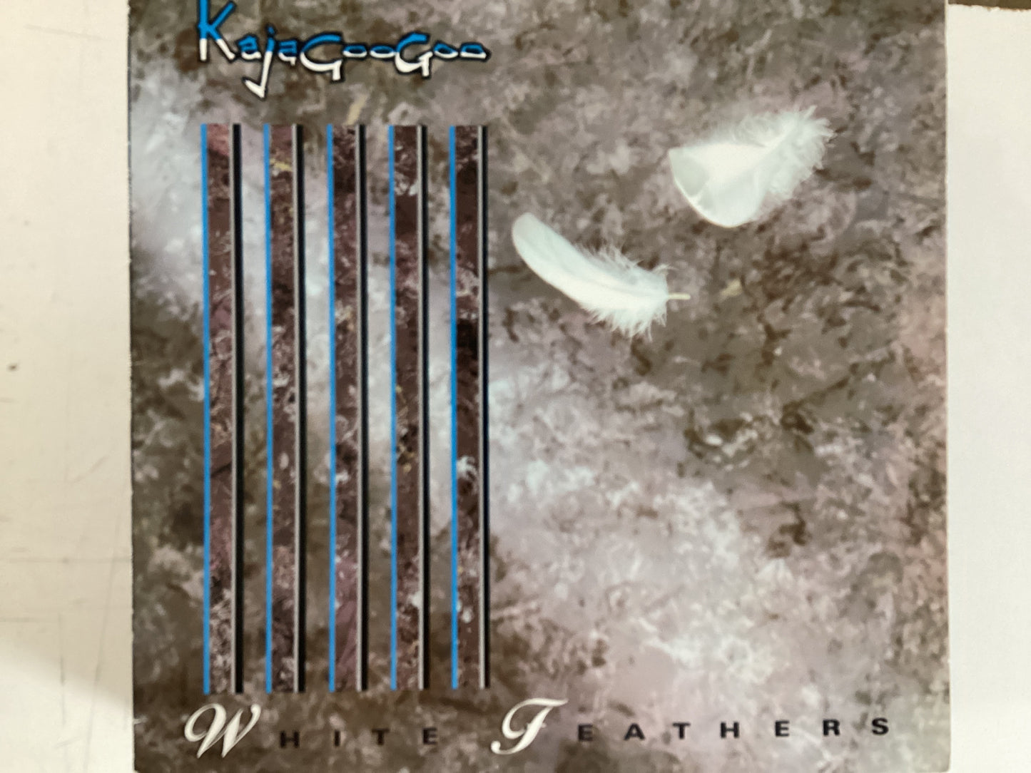 KAJAGOOGOO = WHITE FEATHERS (CDA 1983) (USED)