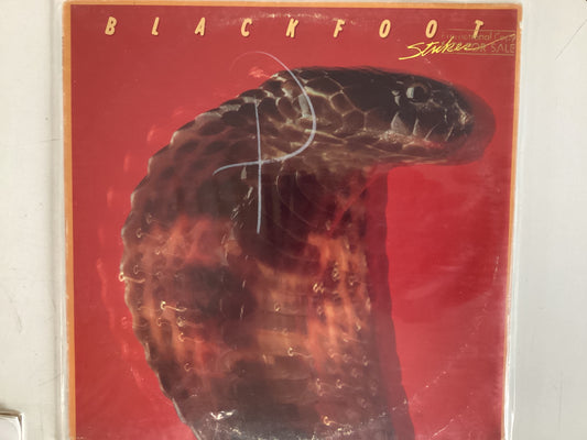 BLACKFOOT = STRIKES (USA 1979) (USED)