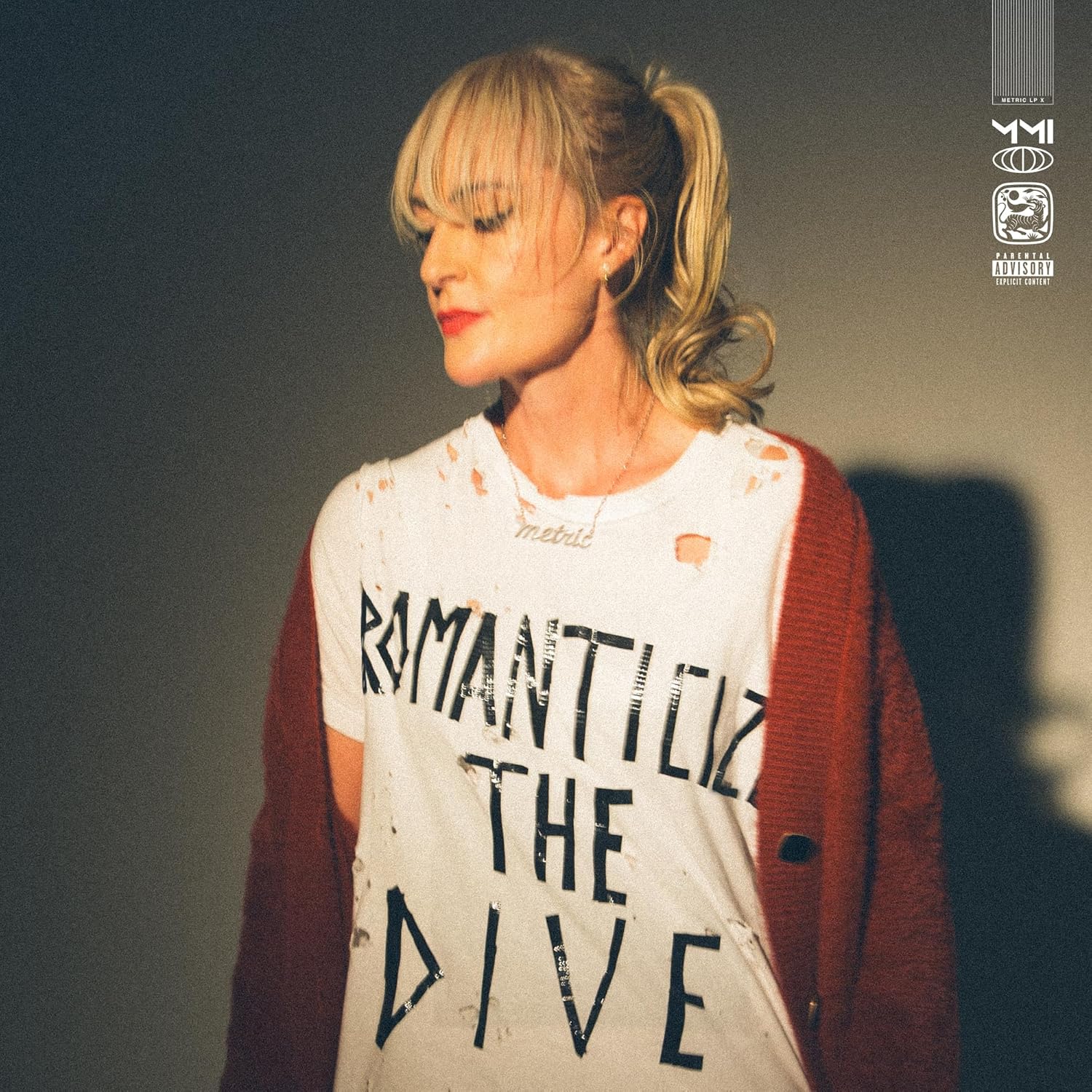 METRIC = ROMANTICIZE THE DIVE