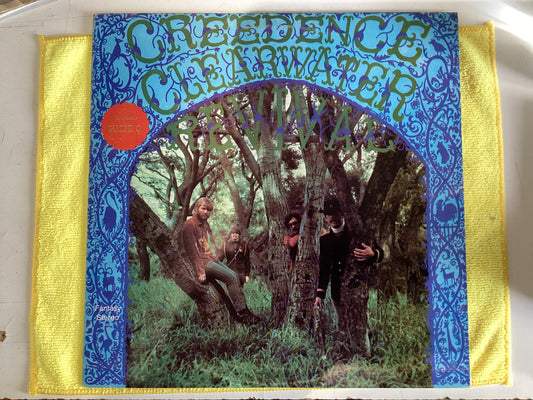 CREEDENCE CLEARWATER REVIVAL = CREEDENCE CLEARWATER REVIVAL (CDN 1970s REISSUE) (USED)