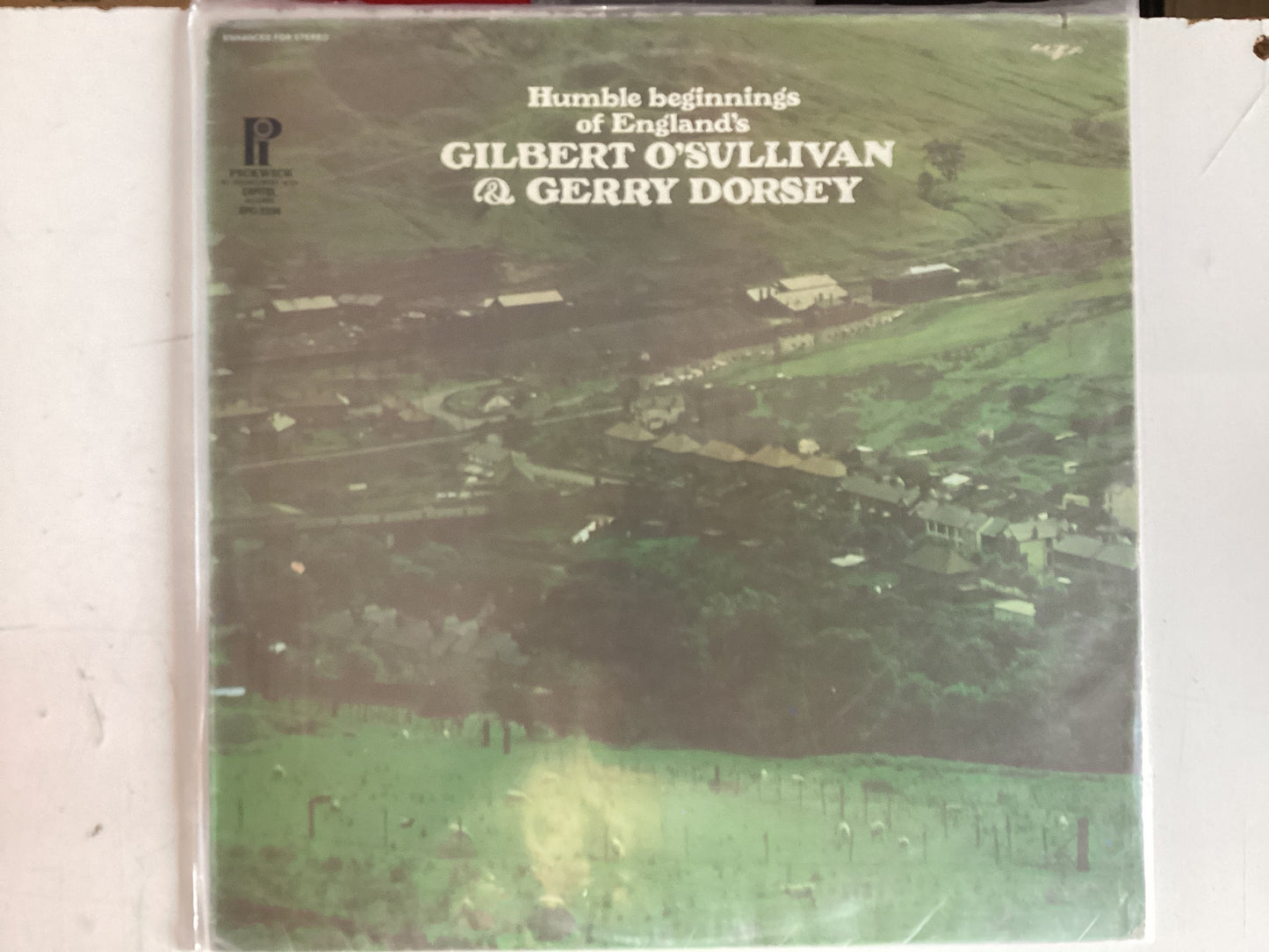 O'SULLIVAN, GILBERT DORSEY, GERRY (HUMPERDINCK, ENGELBERT) = HUMBLE BEGINNINGS OF ENGLAND’S (CDA 1967) (USED)