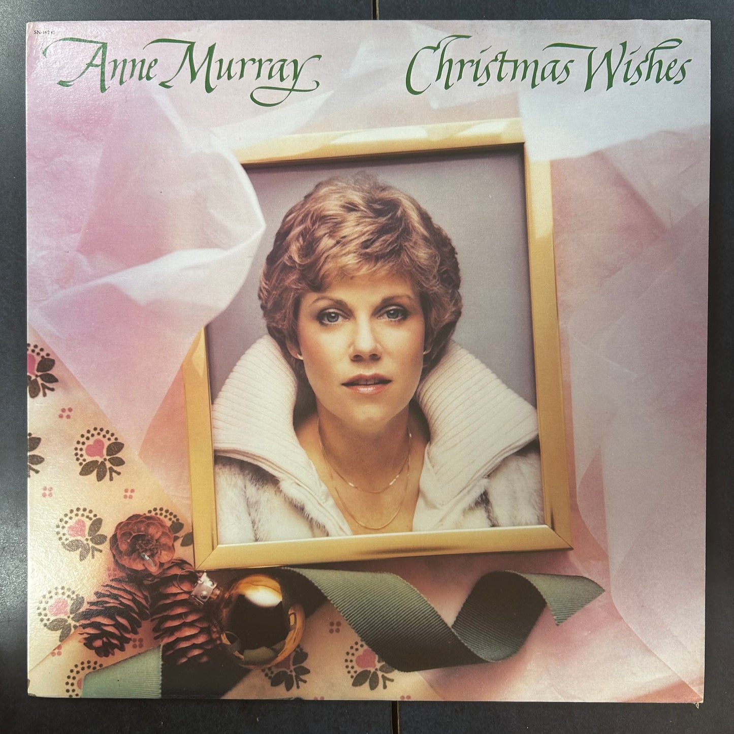 MURRAY, ANNE = CHRISTMAS WISHES (CDN 1981) (USED)