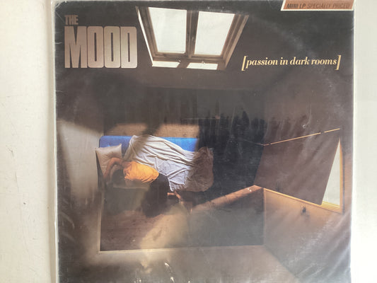THE MOOD = PASSION IN DARK ROOMS (CDA 1983) (USED)