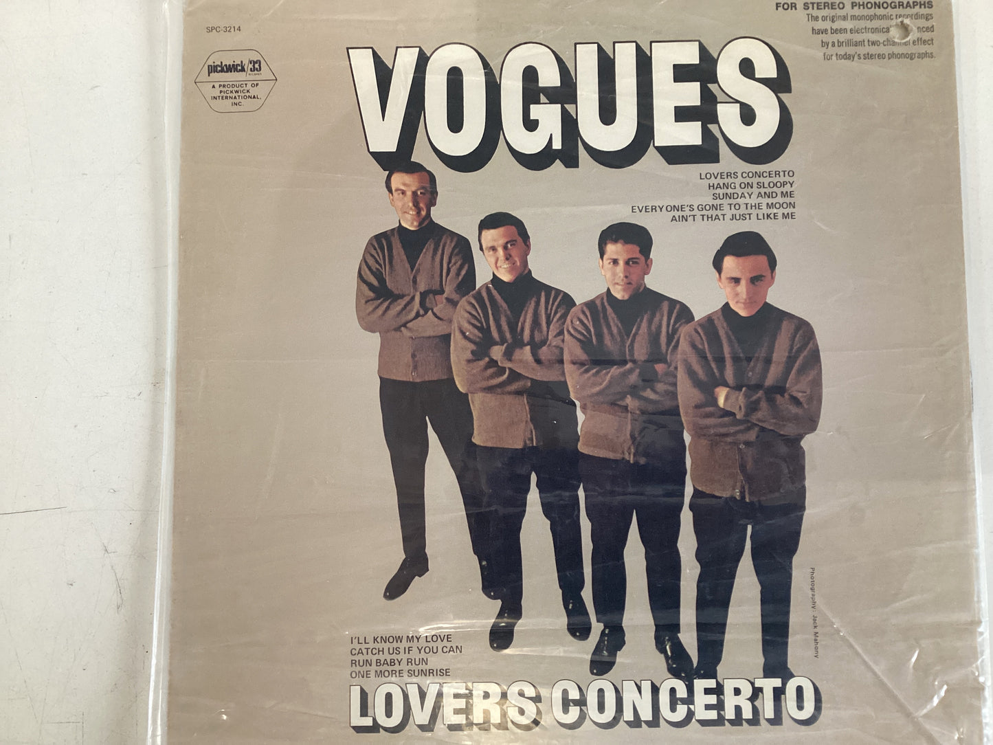 THE VOGUES = LOVERS CONCERTO (CDA 1971) (USED)