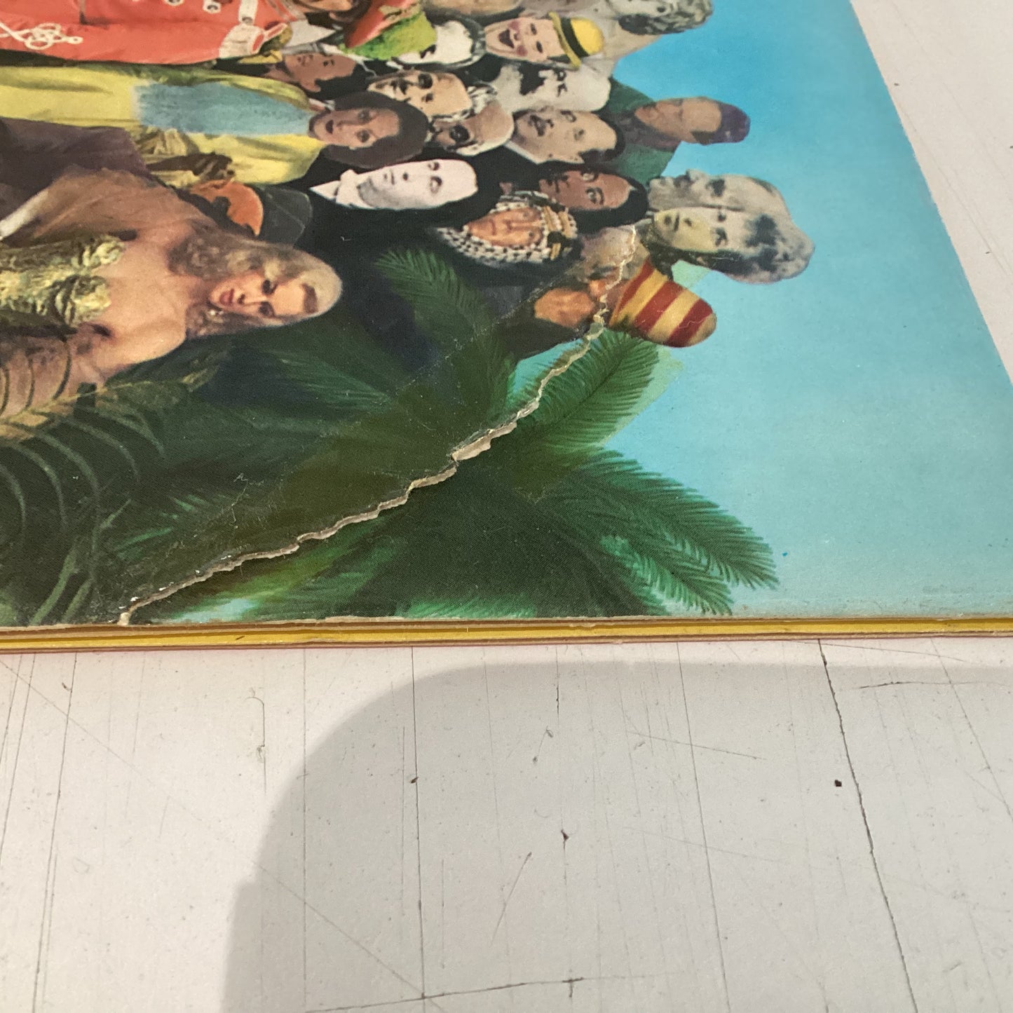 BEATLES = SGT. PEPPER’S LONELY HEARTS CLUB BAND (FRANCE 1969 REISSUE) (USED)