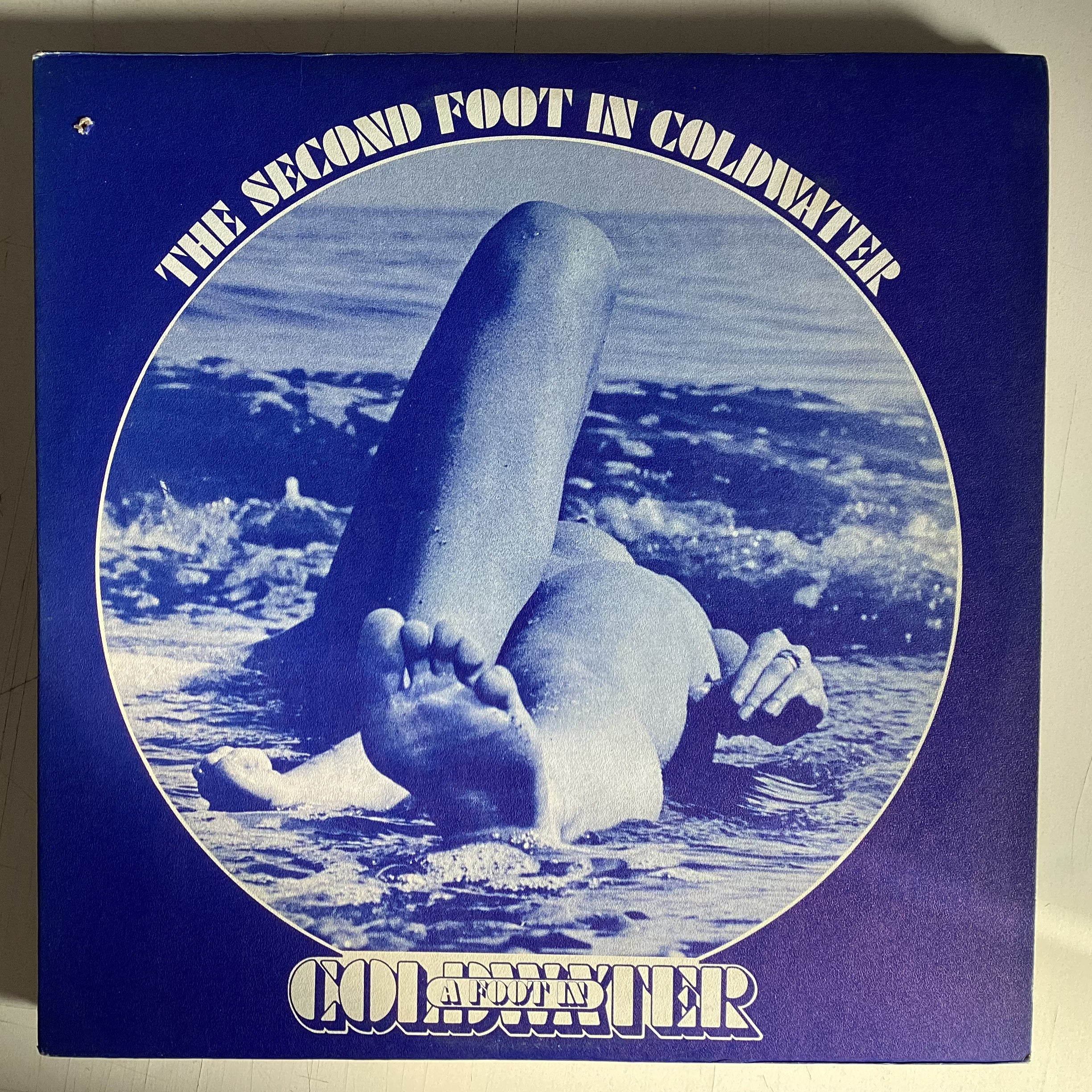 FOOT IN COLD WATER = SECOND FOOT IN COLD WATER (CDN 1973) (USED)