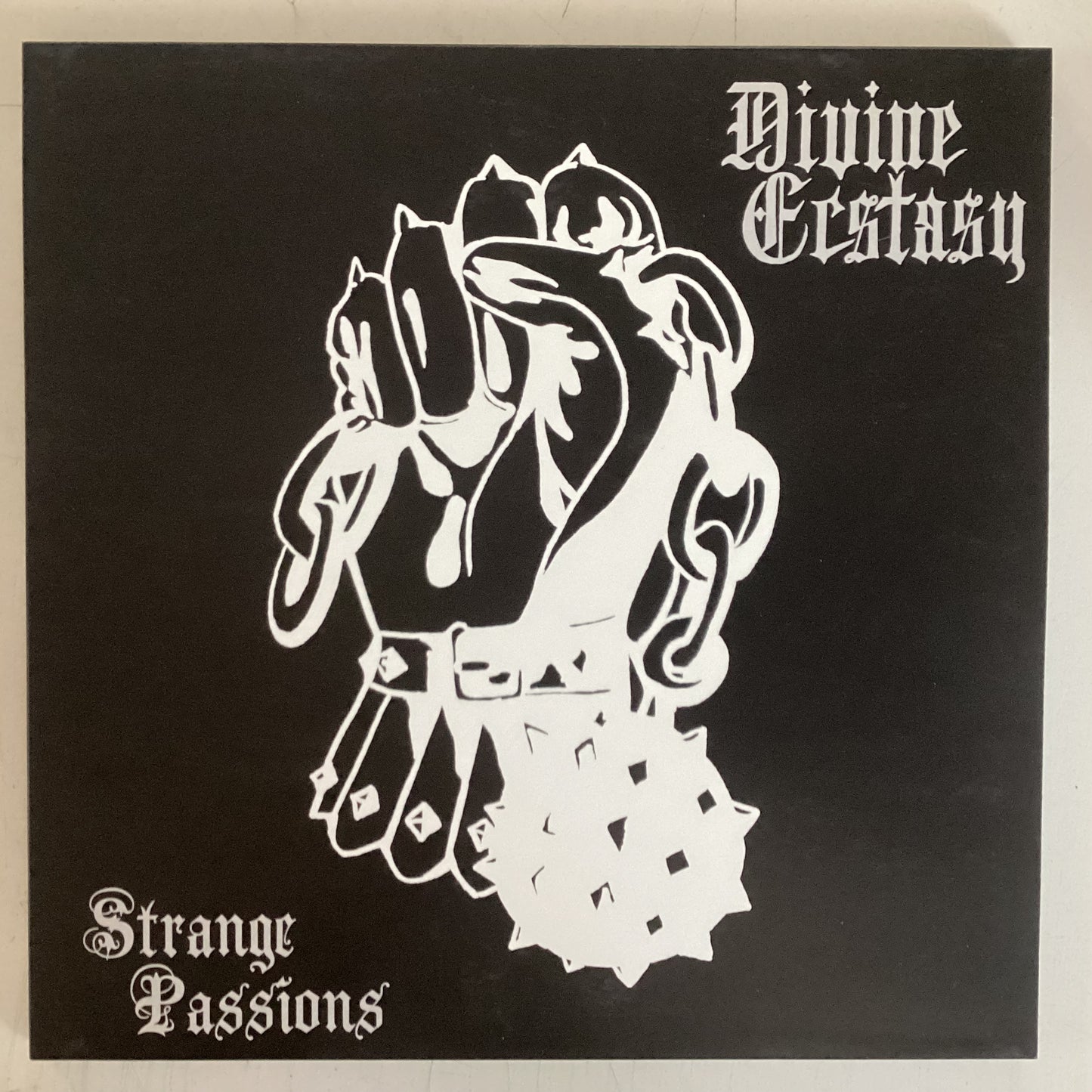 DIVINE ECSTASY = STRANGE PASSIONS (US 2018) (USED)