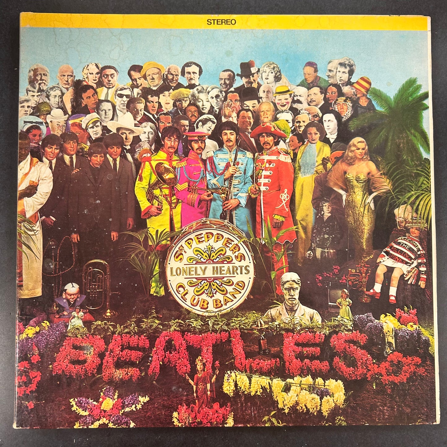 BEATLES = SGT. PEPPER’S LONELY HEARTS CLUB BAND (CDN MID-1970s REISSUE) (USED)
