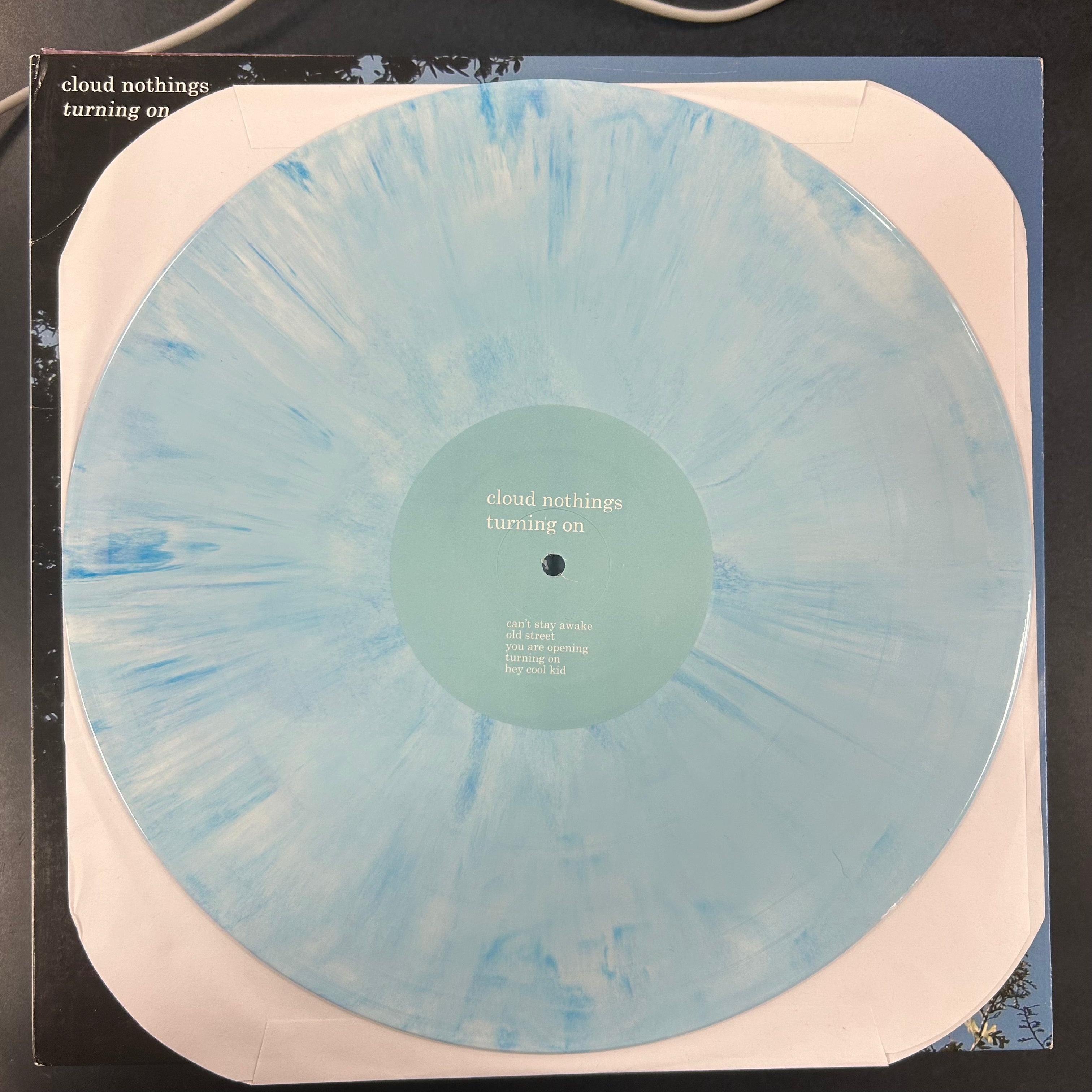 CLOUD NOTHINGS = TURNING ON (140G/BLUE) (USA 2010) (USED)
